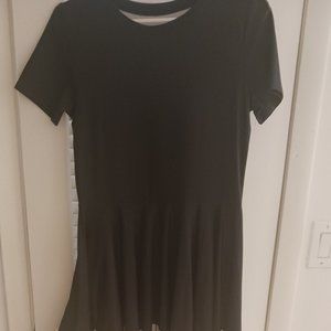 BLACK& WHITE, SHORT SLEEVES, PIANO PATTERN ON BOTTOM, LADIES DRESS, SZ LG